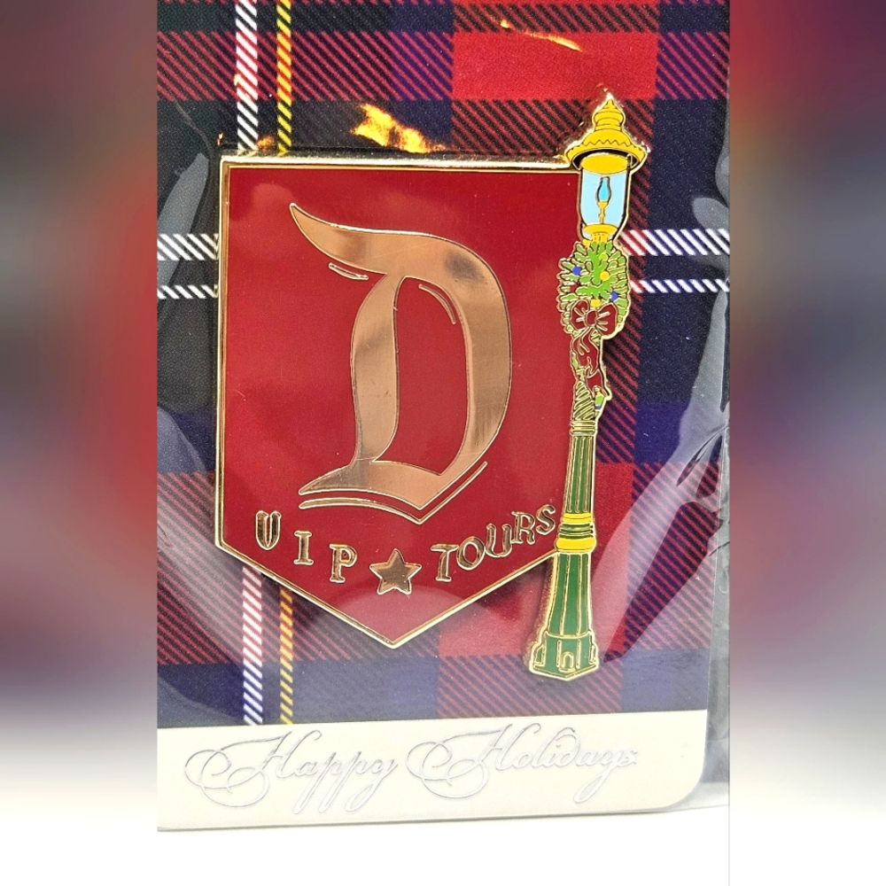 Disneyland VIP TOUR Pin 2023
